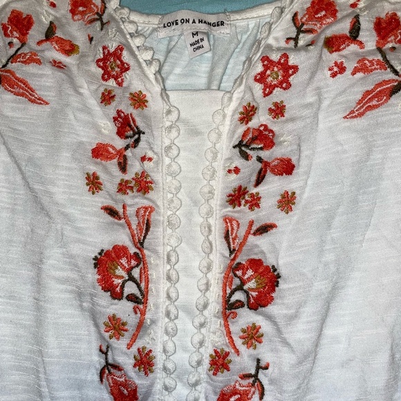 NWOT white/floral print top - Picture 3 of 4